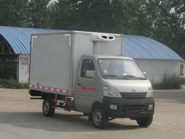 程力威牌CLW5020XLC4型冷藏车