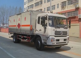 程力威牌CLW5183XRYD5型易燃液体厢式运输车